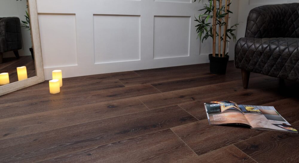 Замковый кварц-винил Aquafloor Real Wood XL Click AF8010XL в интерьере: широкая доска 1524×228 мм со встроенной подложкой IXPE