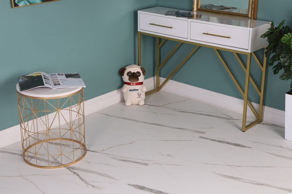 Кварц-винил Aquafloor Stone XL под белый мрамор, плитка 940 × 470 мм